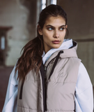 Distorted People - Woman WMN Puffer Gillet / Wende Weste cappuccino/ black